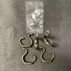 5 Pack Hooks Small 1 3/8 X1 1/4" Antique Brass