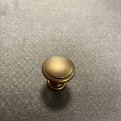 1" Avante Knob Antique English