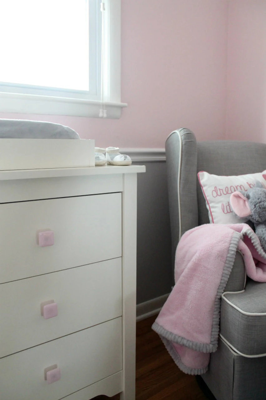 (6-Pack) 1-1/2" Handcrafted Glass Knob Pink With Chrome 3 (6-Pack) 1-1/2" Handcrafted Glass Knob Pink With Chrome - Image 3