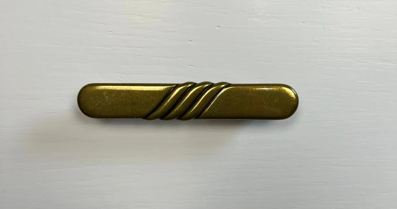 Amerock 3" Or 3-3/4" Dual Mount Regency Brass Pull Design Details Antique English 6 Amerock 3" Or 3-3/4" Dual Mount Regency Brass Pull Design Details Antique English - Image 6