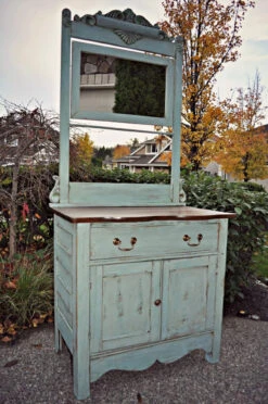 3" Swan Neck Bail Pull With Rosettes Antique English -D'Lawless Hardware Shop bail pull 3 swan neck w rosettes antique english p28 p2355ae 15 86891.1700053006