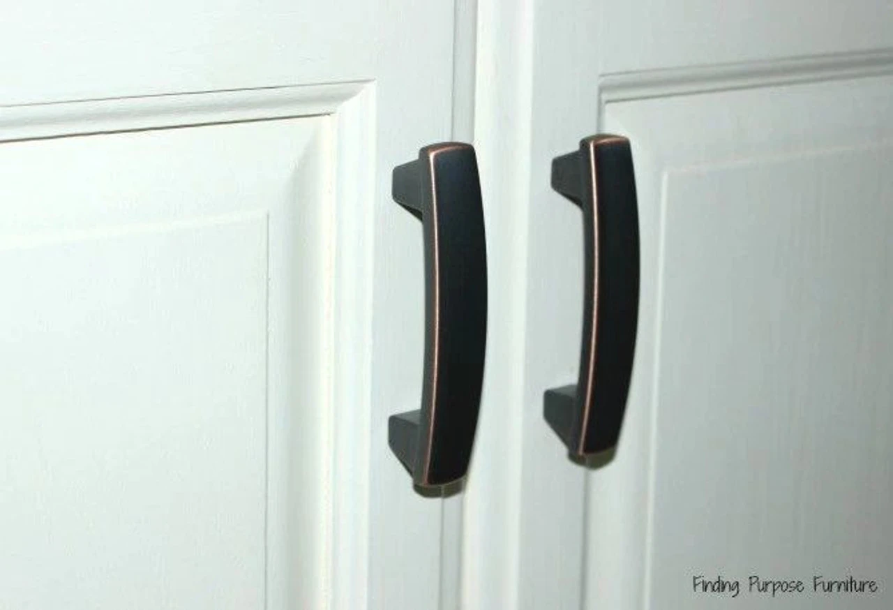 3" Beautiful Pull Venetian Bronze 3 3" Beautiful Pull Venetian Bronze - Image 3