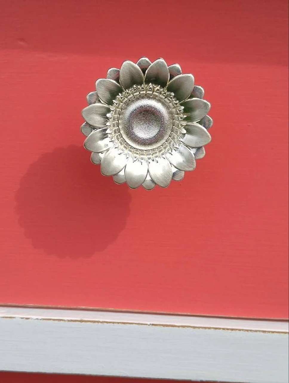 Liberty 1-3/8" Sunflower Knob Brushed Satin Silver 4 Liberty 1-3/8" Sunflower Knob Brushed Satin Silver - Image 4