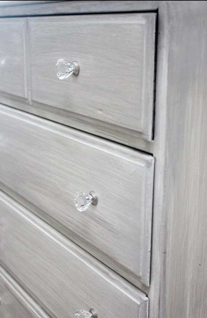 1-1/4" Diamond Cut Acrylic Knob Clear With Satin Nickel Base 3 1-1/4" Diamond Cut Acrylic Knob Clear With Satin Nickel Base - Image 3