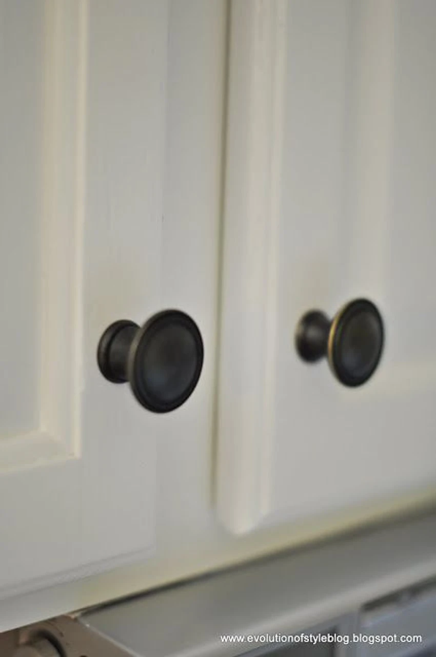 Liberty 1-3/16" Modern Individuals Ridge Knob Oil Rubbed Bronze 2 Liberty 1-3/16" Modern Individuals Ridge Knob Oil Rubbed Bronze - Image 2