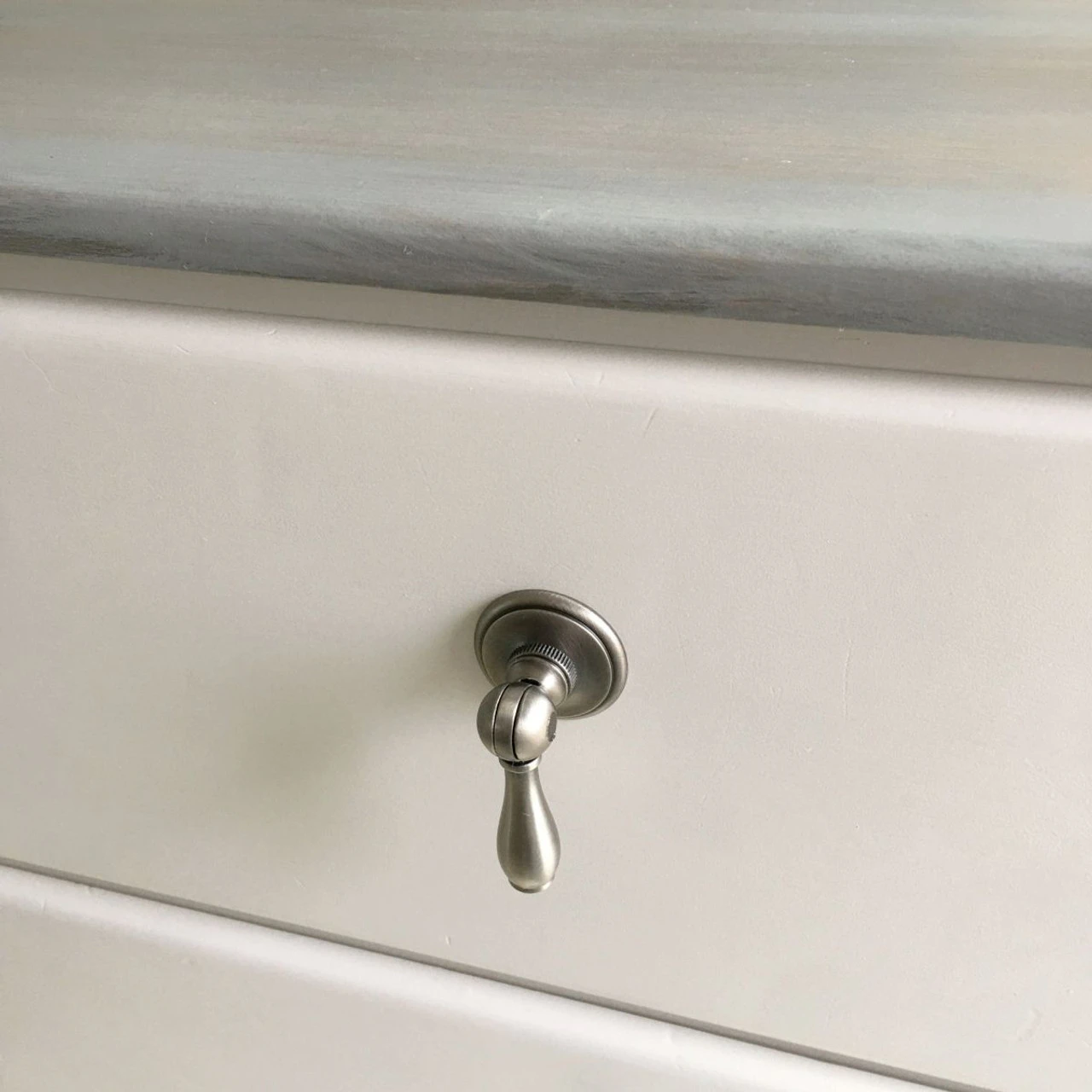 Liberty 1-1/4" Pendant Pull Silver Heirloom 2 Liberty 1-1/4" Pendant Pull Silver Heirloom - Image 2