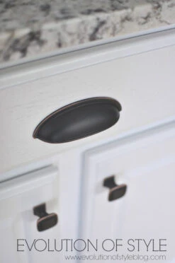 Liberty 1-1/4" Southampton Knob Bronze With Copper Highlights 11 Liberty 1-1/4" Southampton Knob Bronze With Copper Highlights -D'Lawless Hardware Shop southampton square knob and base bronze w copper highlights l p20327 vbc c 7 05351.1657656257