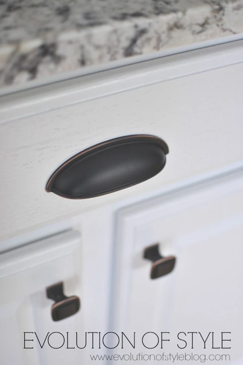 Liberty 1-1/4" Southampton Knob Bronze With Copper Highlights 6 Liberty 1-1/4" Southampton Knob Bronze With Copper Highlights - Image 6