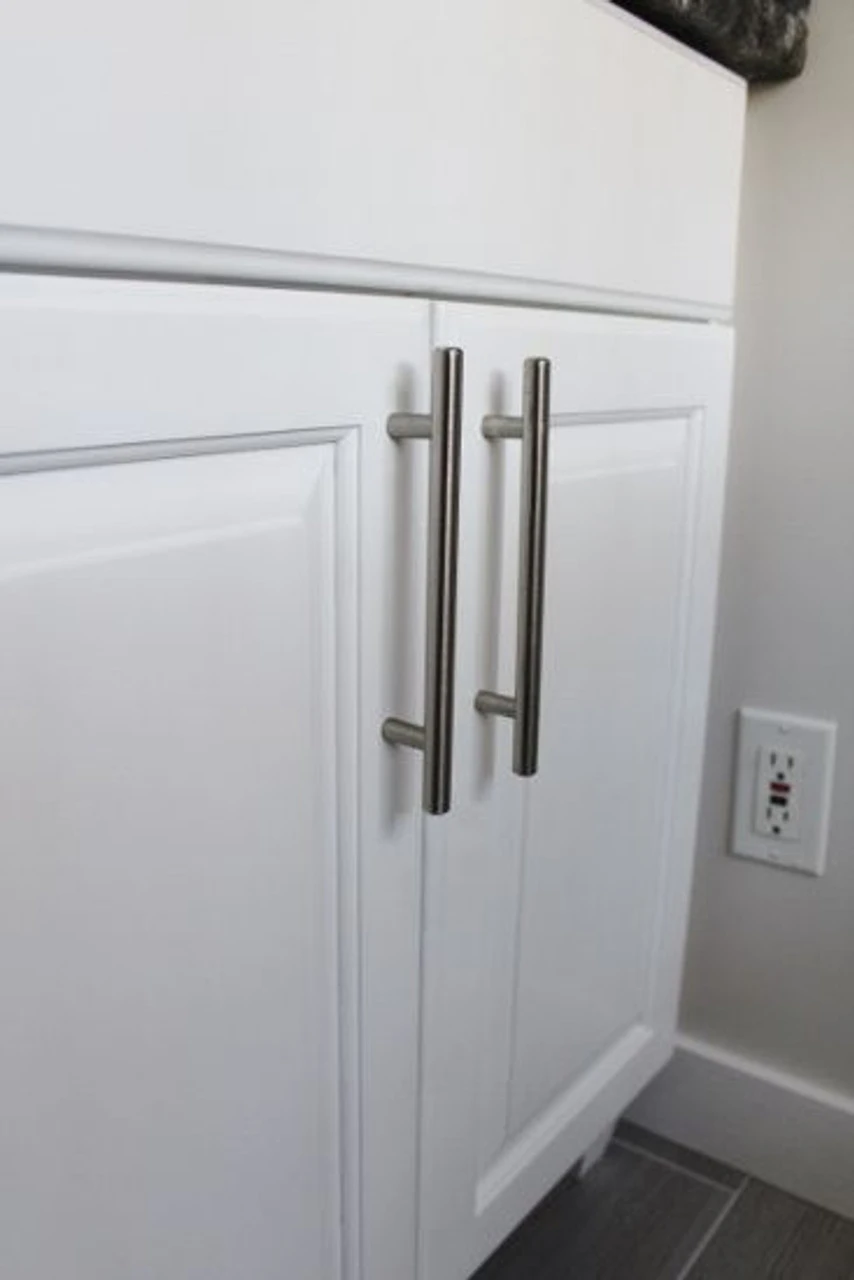 Liberty AS IS 5" Builder's Program Steel Bar Pull Stainless Steel 2 Liberty AS IS 5" Builder's Program Steel Bar Pull Stainless Steel - Image 2