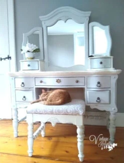 1-1/2" Baroque Tear Drop Pull Antique English 19 1-1/2" Baroque Tear Drop Pull Antique English -D'Lawless Hardware Shop tear drop pull antique english 1 1 2 p237 5 94598.1645034055